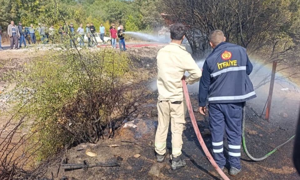 Ayvacık’ta Dibekli Köyü Makilik Alanında Çıkan Yangın Hızla Söndürüldü