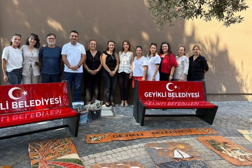 Geyikli Belediyesi Hizmet Binası Seramik Sanatıyla Renklendi