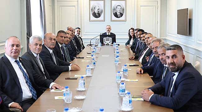 BAKAN YARDIMCISI BÜLENT TURAN'A HATAYLI MUHTARLARDAN ZİYARET
