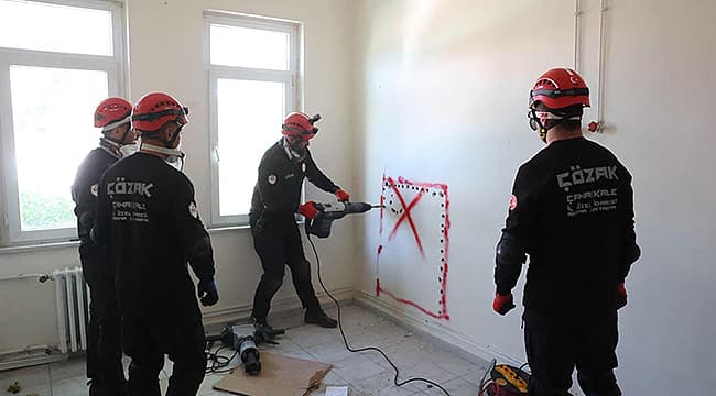 ÇANAKKALE'DE AFET TATBİKATI GERÇEKLEŞTİRİLDİ