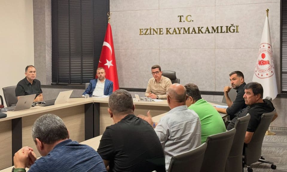 Ezine'de Lezzet Birliği: Peynir, Zeytin ve Zeytinyağı Üreticileri Bir Araya Geldi