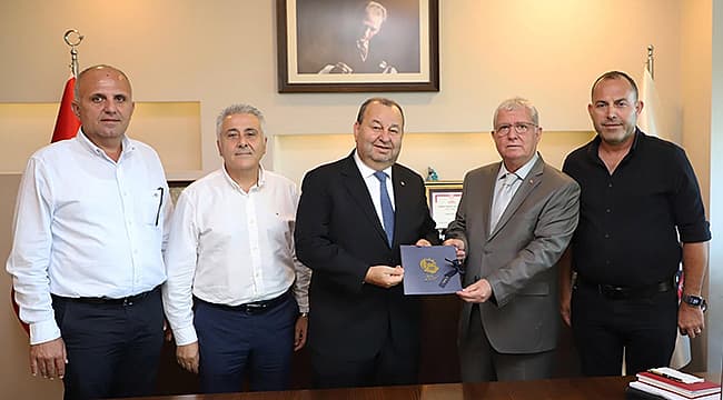 BİGA FUARI İÇİN TEKİRDAĞ'DA DAVET TURU Biga Ticaret ve Sanayi Odası heyeti, 2-4 Ekim tarihleri arasında 20’ncisi düzenlenecek Biga Fuarı için Tekirdağ’da bir dizi görüşmede bulundu. YEŞİL BAYRAMİÇ SPOR VOLEYBOL TAKIMI YENİ SEZON ÖNCESİ MORAL DEPOLADI
