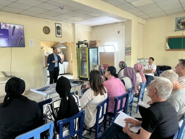 ÇOMÜ’den Toplumsal Katkıda Örnek Model: Kampüs-Köy Akademisi Etkinlikleri Tamamlandı
