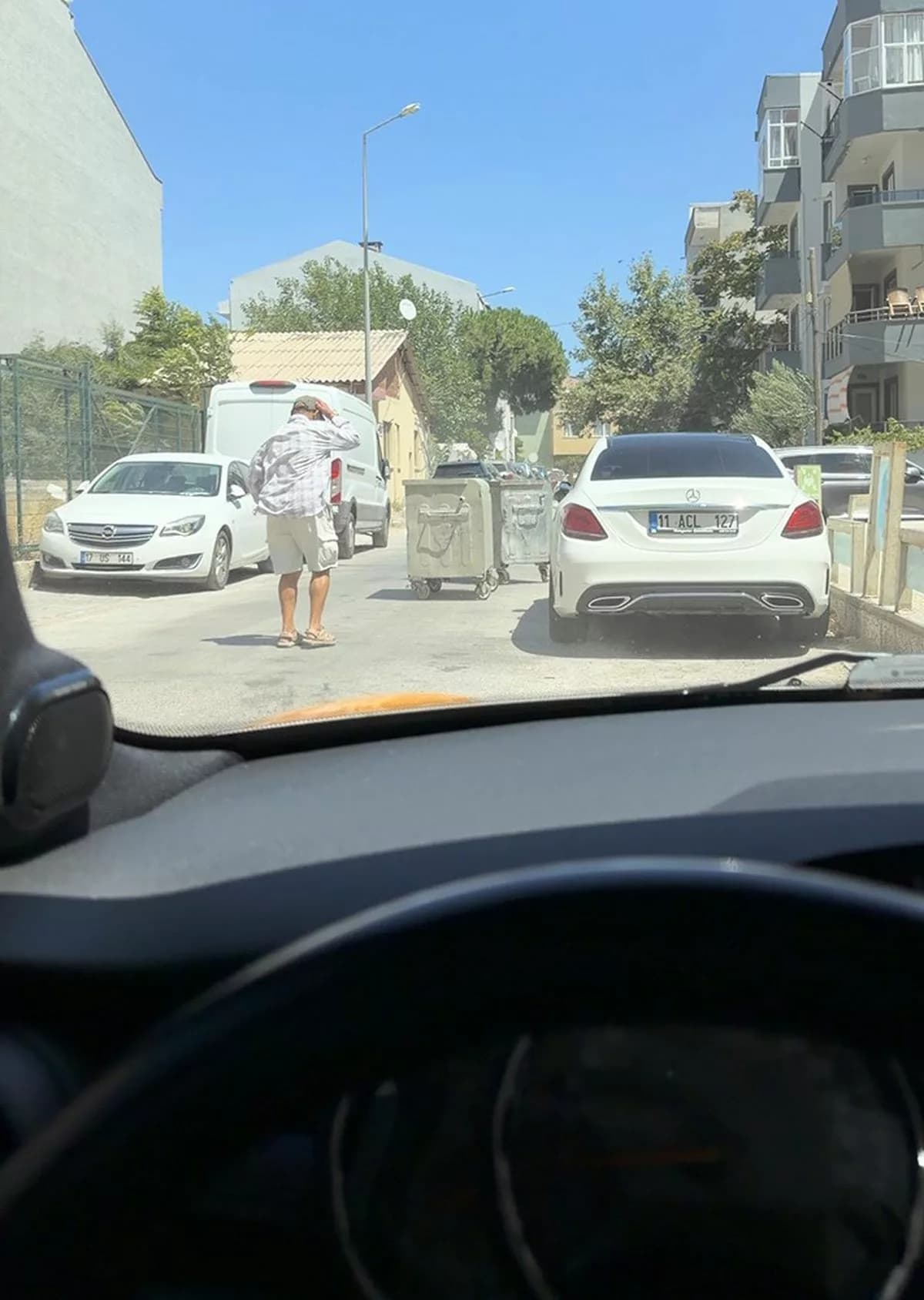 Çanakkale'de Şiddetli Rüzgarın Yol Açtığı Panik