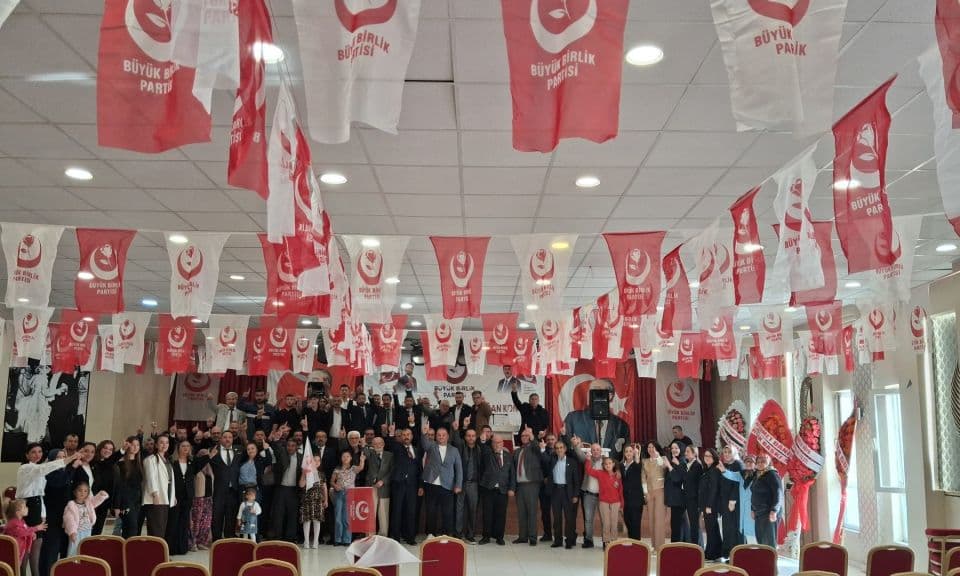 Bayramiç 4. Olağanüstü Kongresi: Muhsin Yazıcıoğlu’nun İzinde Yeni Bir Birlik Mesajı