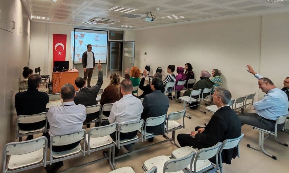 Çanakkale DSM Personeline İntihar İşaretleri Semineri Gerçekleştirildi