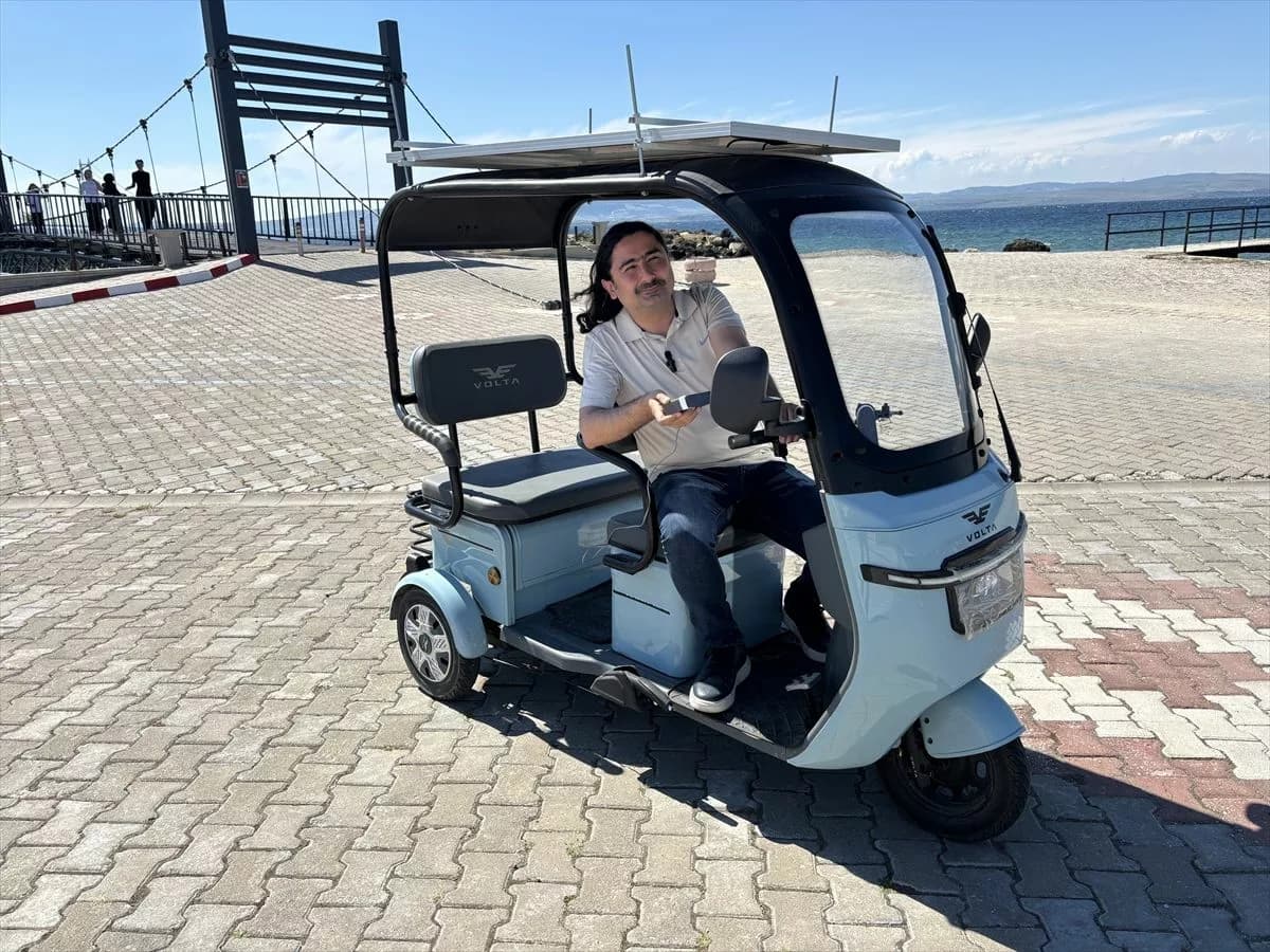 Çanakkale'de Güneş Enerjili Motosikletle Yolculuk