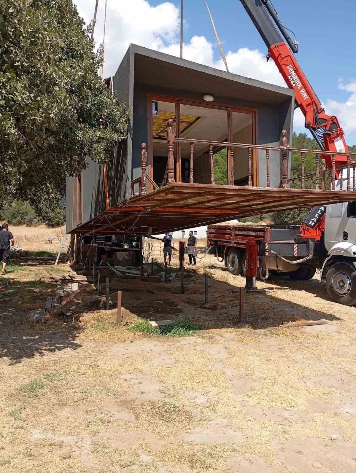 Ezine'de Kaçak Yapılar Ağustos'ta Yıkıldı: 7 Bina Demirbaş Oldu