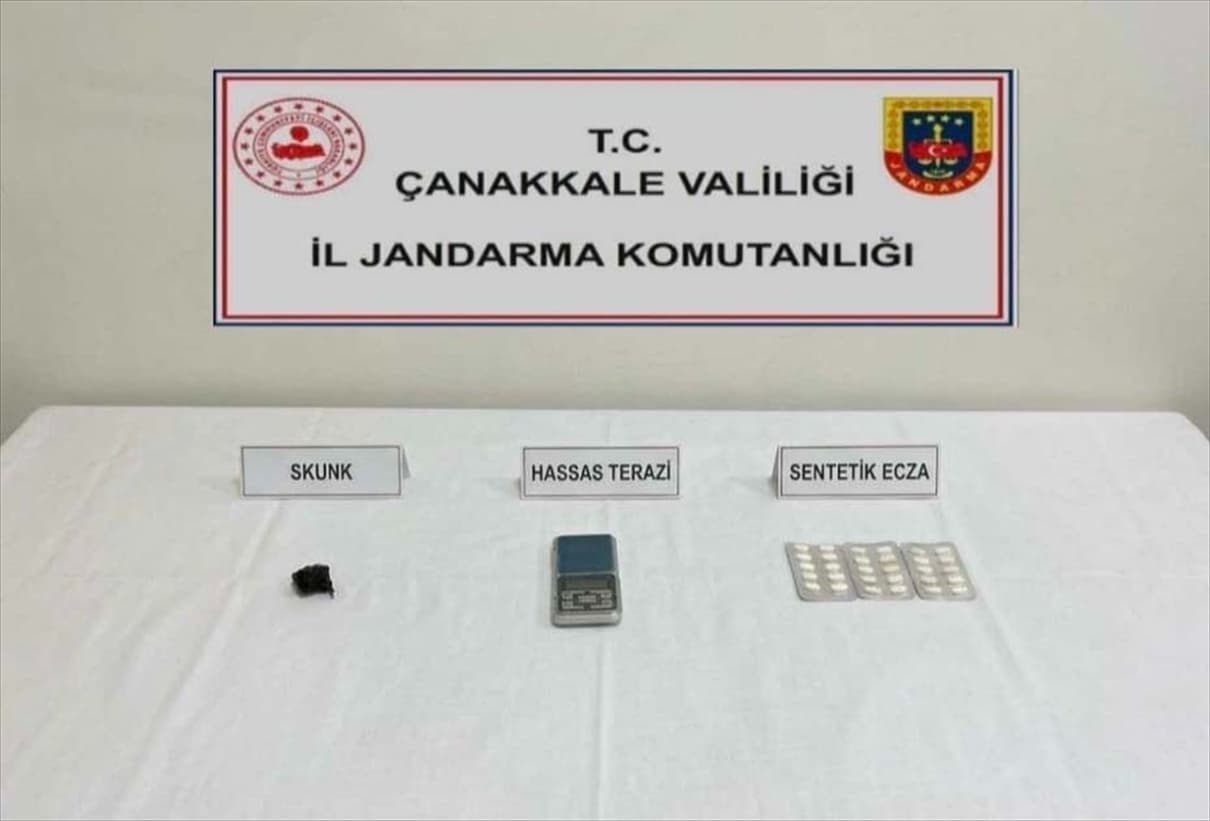 Uyuşturucu operasyonunda 50 kök kenevir ele geçirildi, 1 zanlı tutuklanarak cezaevine gönderildi Çanakkale'de