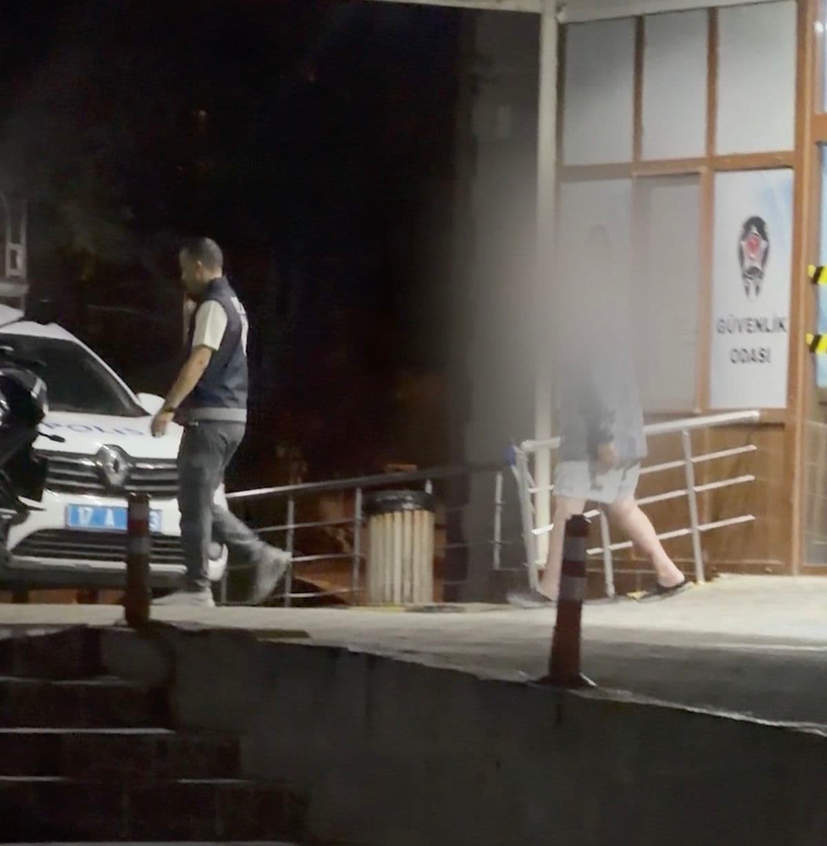Gelibolu'da Akaryakıt Satıcısı Ş.T.'nin 2 Çocukla Otelde Tutuklanması