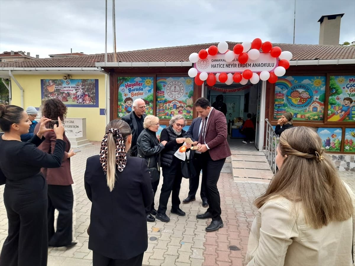 Gelibolu'da yanlış anılan anaokuluna Hatice Neyir Erdem'in adı takdim edildi