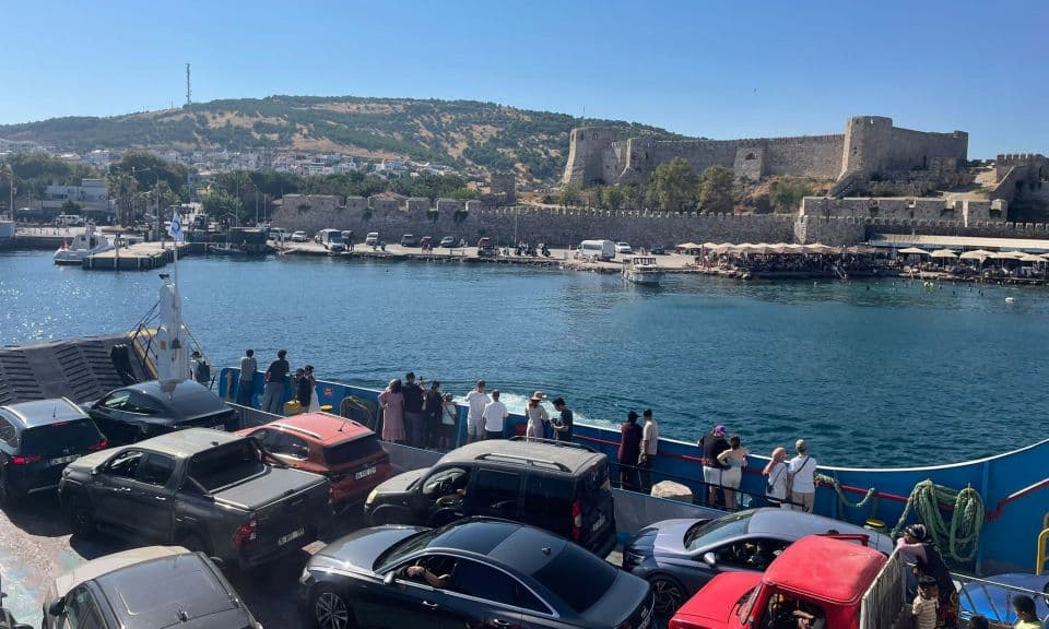 Bozcaada ve Gökçeada Feribot Seferleri İptal Edildi