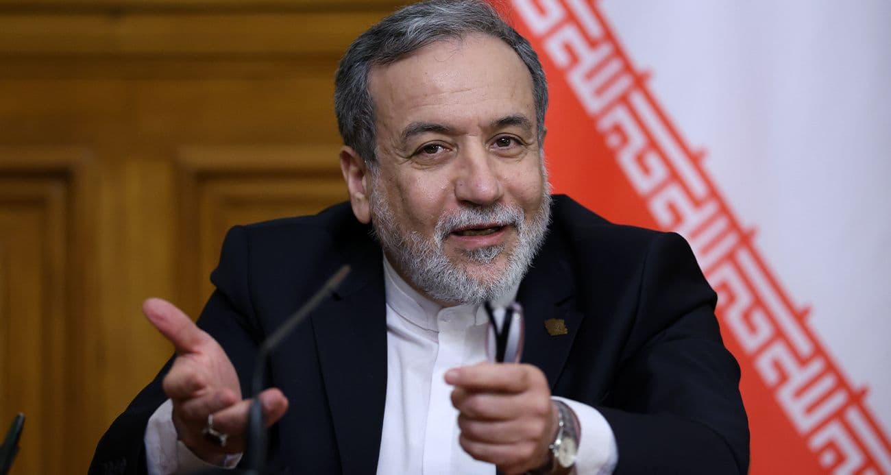İran'ın Hürmüz Boğazı Açıklaması: 2 Hafta Süreyle Geçişlere Açık