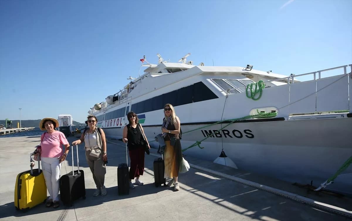 Kepez Limanı ile Limni Limanı Arasında Feribot Seferleri Başladı