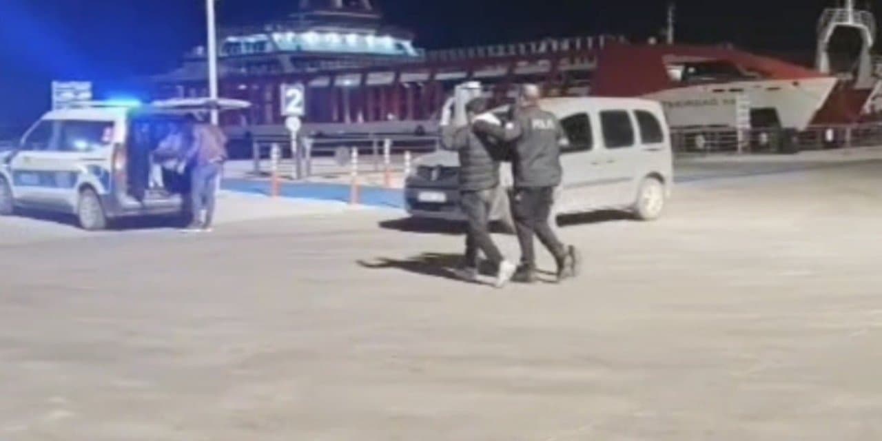 Gelibolu’da Tır Dorsesine Saklanan 5 Yabancı Kaçak Göçmen Gözaltına Alındı