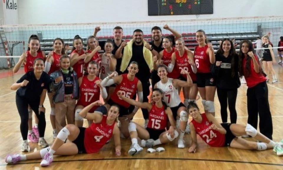 ÇOMÜSPOR Kadın Voleybol Takımından 3-0’lık galibiyet