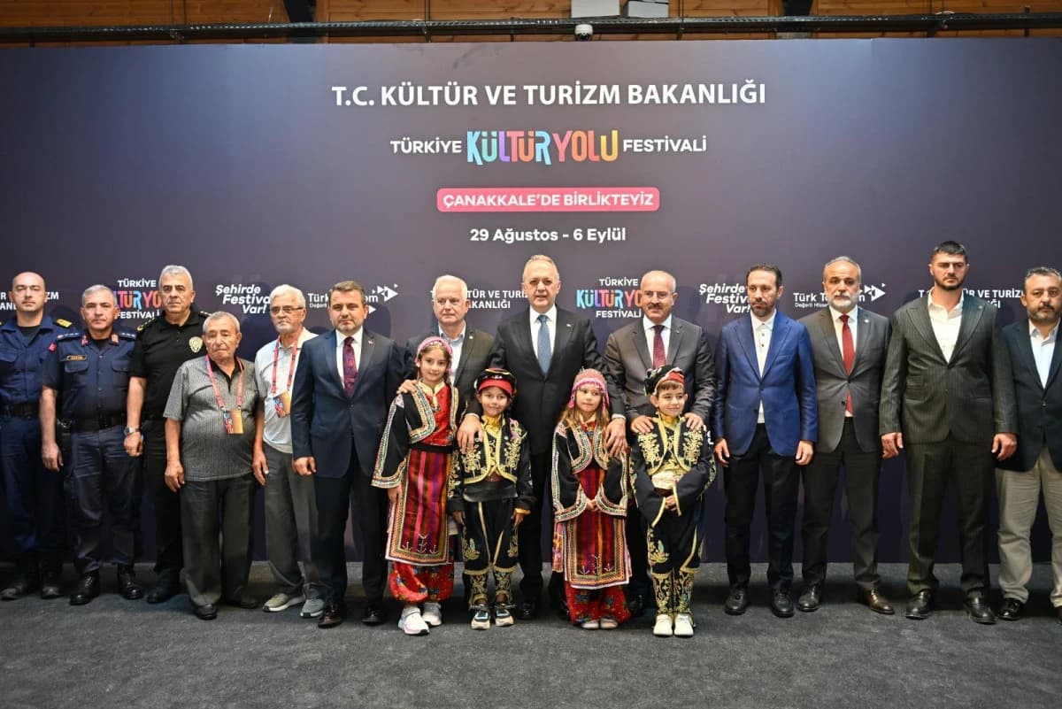 Çanakkale Beşinci Kez Kültür Yolu Festivali Coşkusuna Kucak Açtı: Sanat, Tarih ve Lezzet Şöleni Başladı!