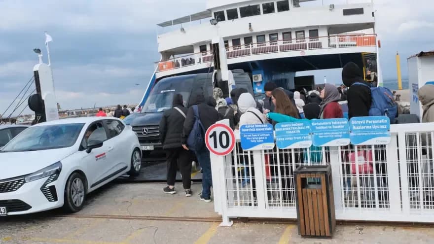 Fırtına ve soğuğa rağmen Bozcaada’da yoğunluk yaşandı