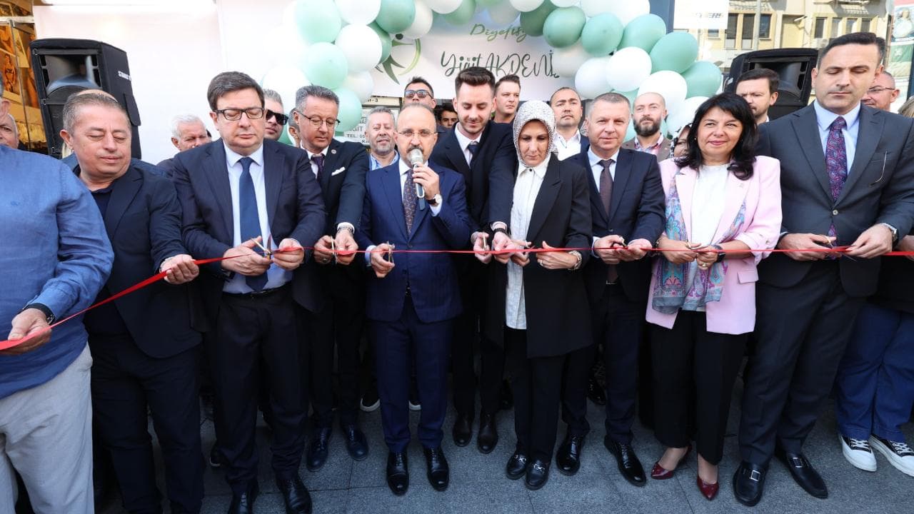 Bakan Yardımcısı Turan Çanakkale'de İki Açılışta Üretim ve Çalışma Vurgusu Yaptı