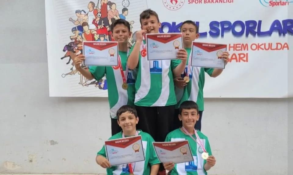 Yeşilyurt Ortaokulu Bocce Takımı Bölge Şampiyonu Oldu