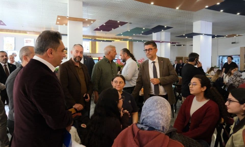 ÇOMÜ Eğitim Fakültesinde İlia Cafe servise hizmete girdi
