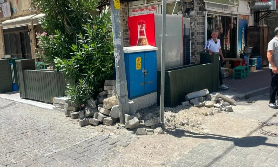 Muammer Aksoy Sokak'ta Kaldırım Hasarı Gündemde