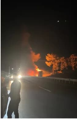 Derbentbaşı Kavşağı'nda Araç Alevlere Kuşandı