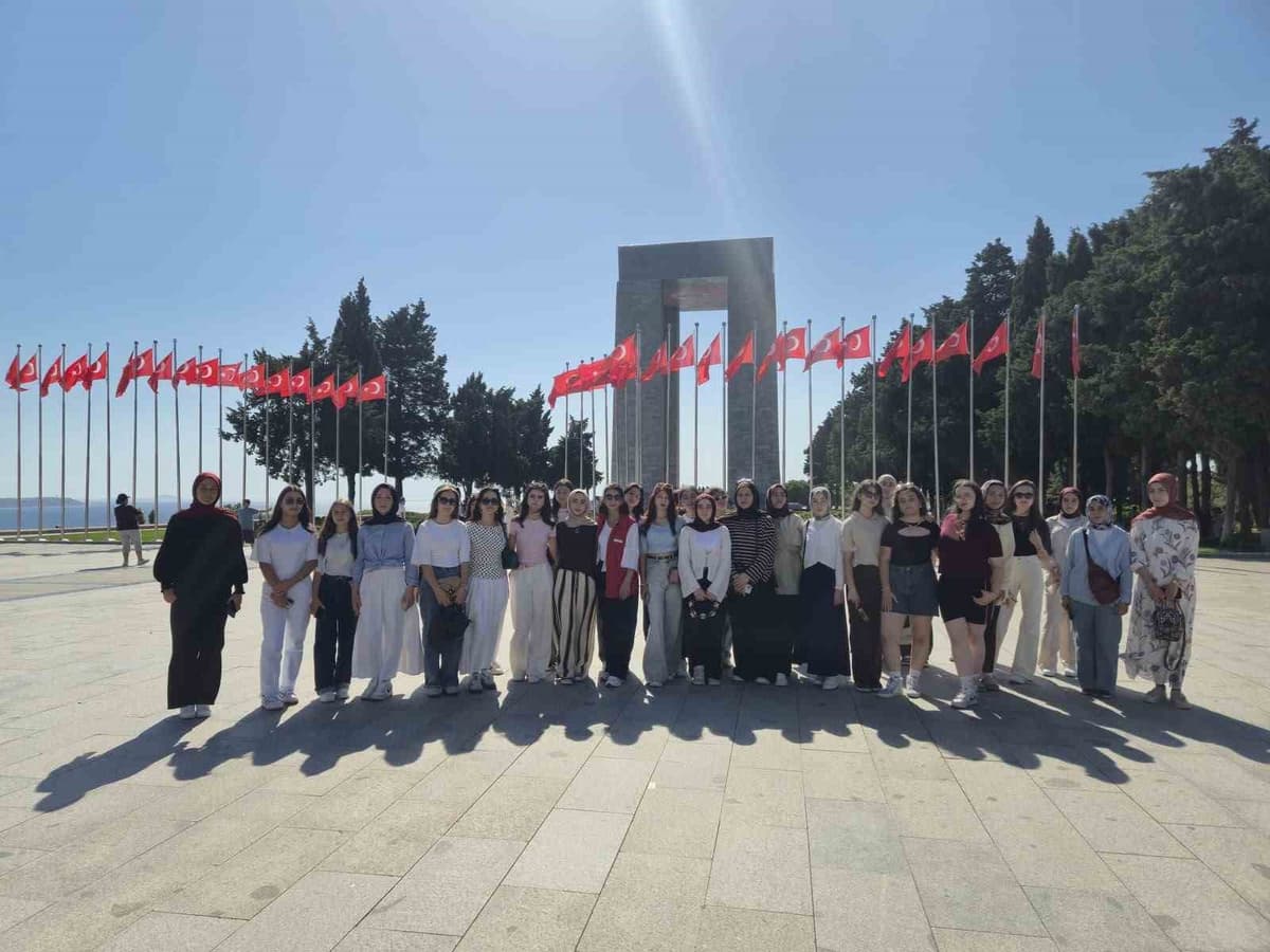 Karapınar ve Emirgazili gençlik Çanakkale’de tarihe yolculuk düzenledi
