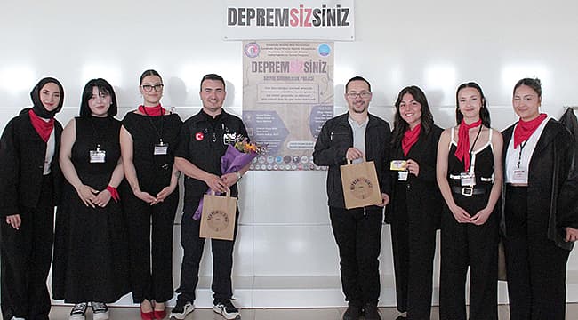 HALKLA İLİŞKİLER ÖĞRENCİLERİNDEN TİYATROLU DEPREM FARKINDALIĞI PROJESİ