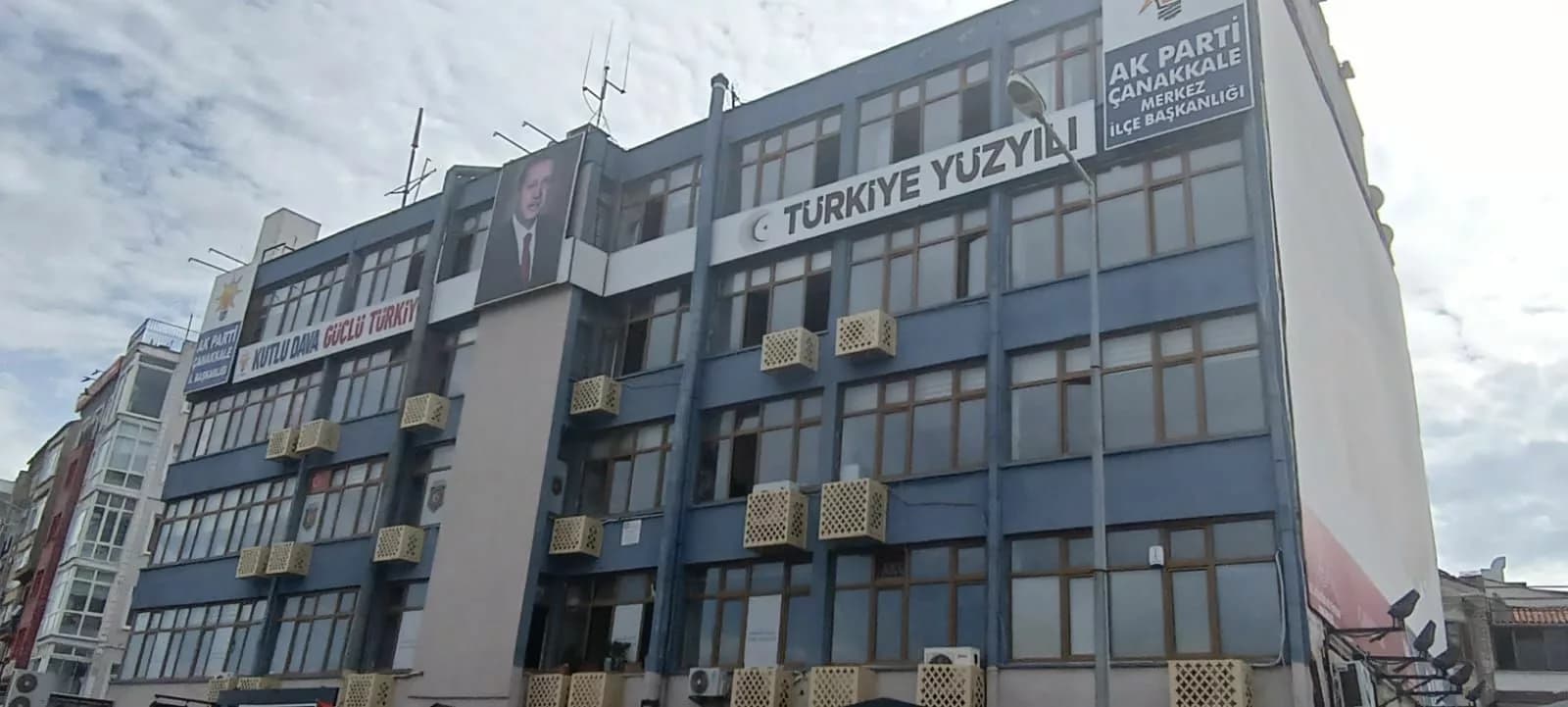 Çanakkale'de Gözler Eski SSK Binasında