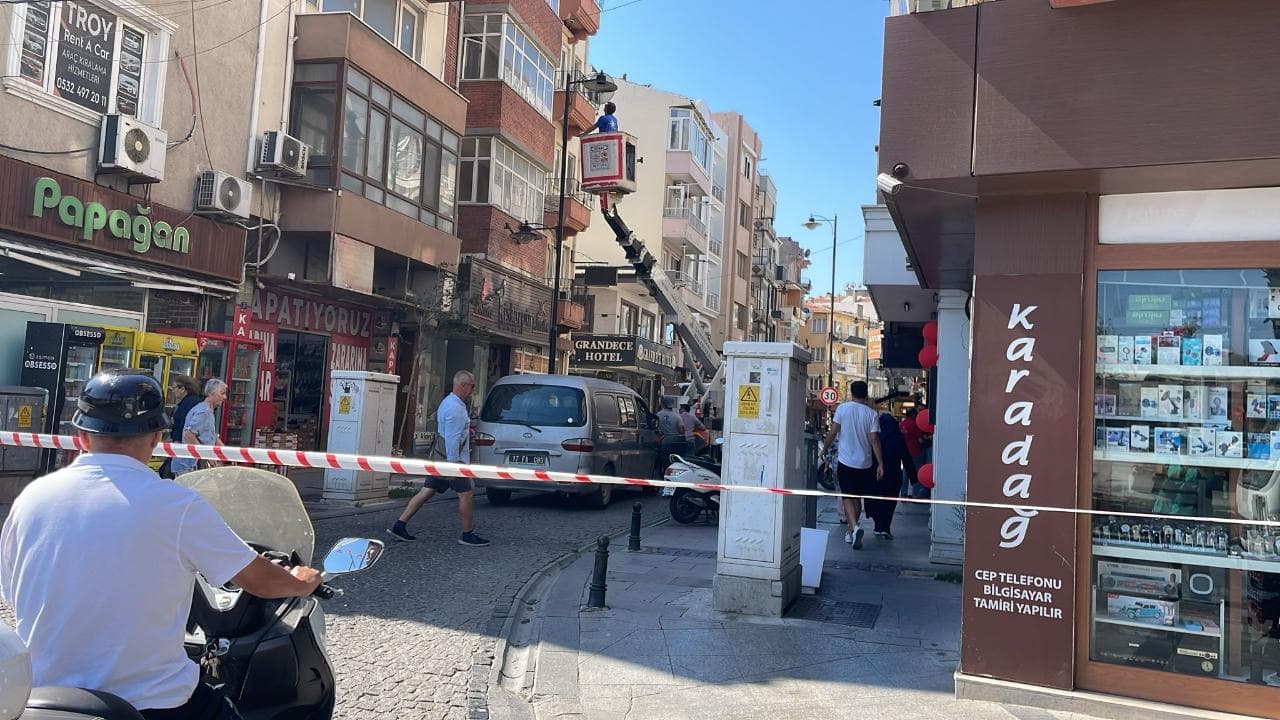 Sürücüler dikkat! Çanakkale’de Değirmenlik Sokak trafiğe kapatıldı