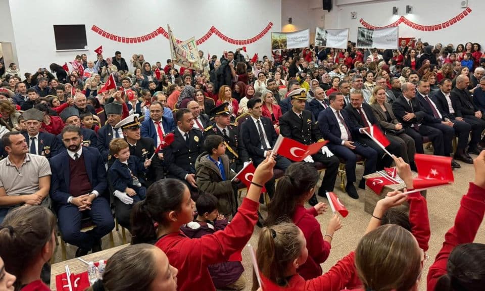 Lapseki’de Cumhuriyet coşkusu! BBP heyeti öğrencilerin bayram sevincine müşterek oldu