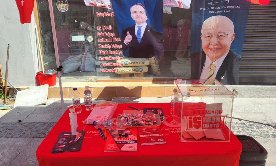 Yeniden Refah Partisi Çanakkale Çarşı Caddesi'nde Vatandaşlarla Buluştu