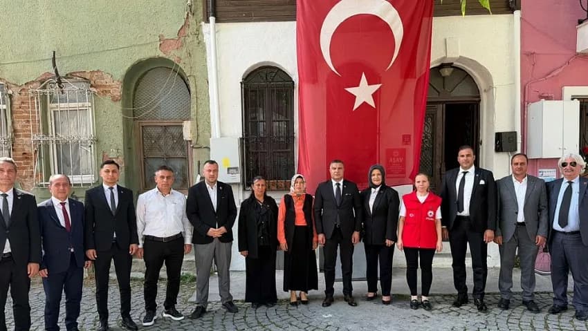 MEHMET YÜZBAŞI YENİDEN REFAH İL BAŞKANI ŞEHİTLER DİYARI ÇANAKKALE’DE ŞEHİT YAKINLARIMIZ VE GAZİLERİMİZE REVA GÖRÜLEN TABLO TEPKİ ÇEKTİ
