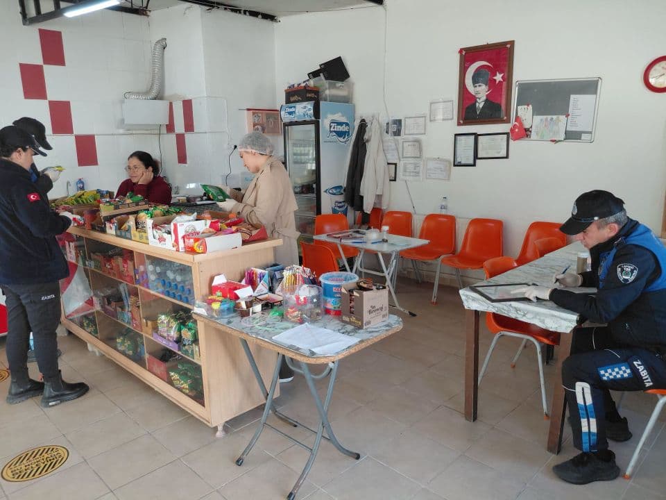Okul Kantinlerine Sıkı Denetim Lapseki’de