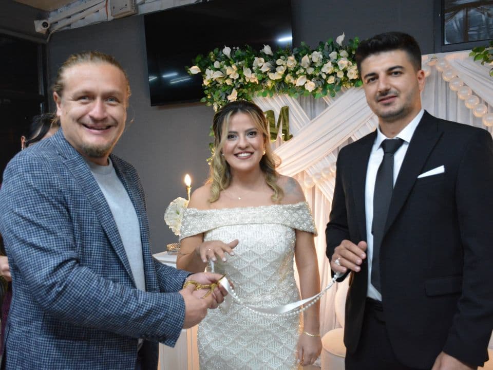 Lapseki’de Merve ve Arif Nişanlandı – Belediye Başkanı Atilla Öztürk’ün Kutlaması