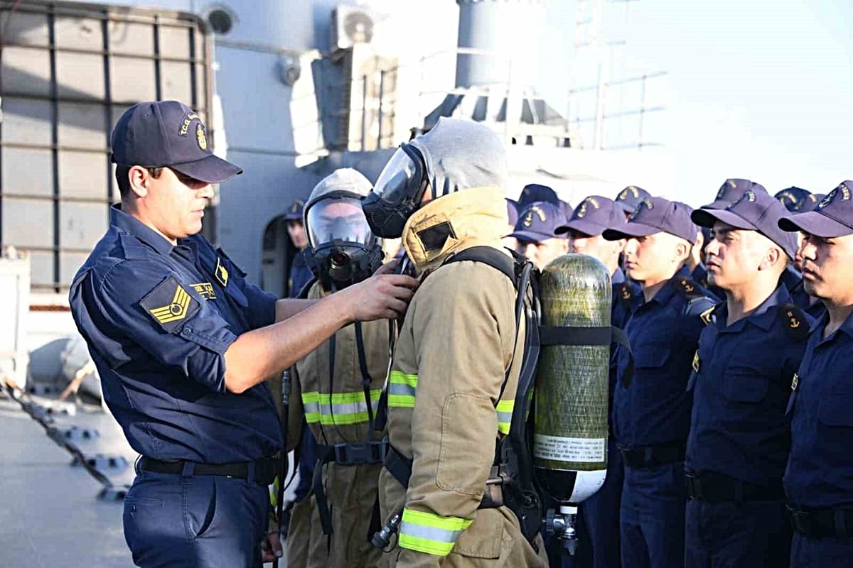 TCG Osmangazi'de Deniz Harp Okulu 2. Sınıf Öğrencileri İleri Denizcilik Eğitimine Katıldı