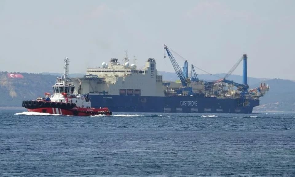 Çanakkale Boğazı'ndan Geçen Dev Boru Döşeme Gemisi 'Castorone'