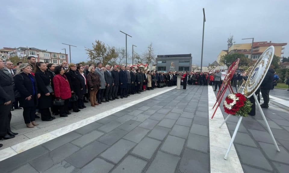 Cumhuriyet Bayramı kutlamaları, alternatif merasim ile sürdü