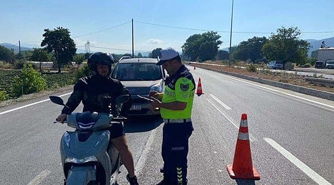 JANDARMADAN MOTOSİKLET DENETİMİ: 14 ARAÇ TRAFİKTEN MEN EDİLDİ