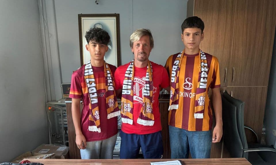 Kepez Hamidiye Spor'da Altyapı Gururu: İki Genç Yetenek A Takım'a Yükseldi
