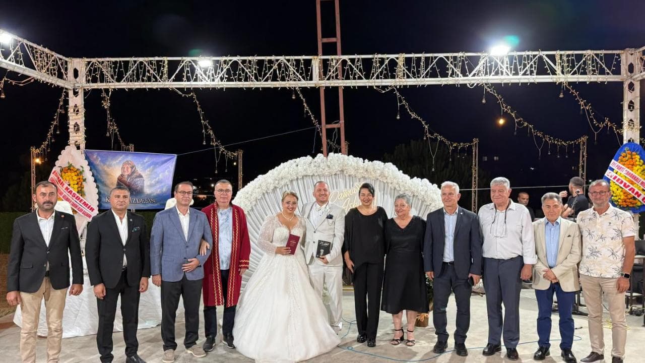 Çanakkale basınının sevilen ismi Fatih Ortaç ile Sevkan Dereli dünya evine girdi