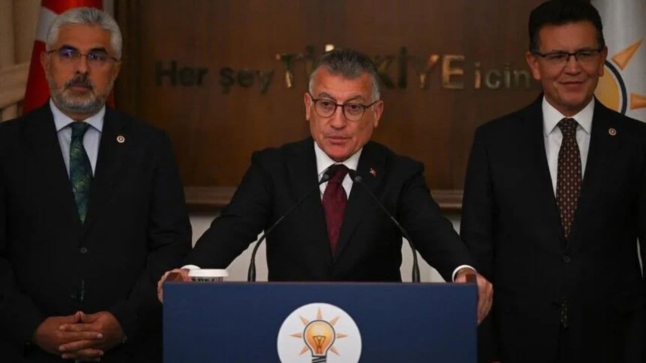 AK Parti, fon tasfiyesine dair kanun teklifini TBMM Başkanlığına ortaya koydu
