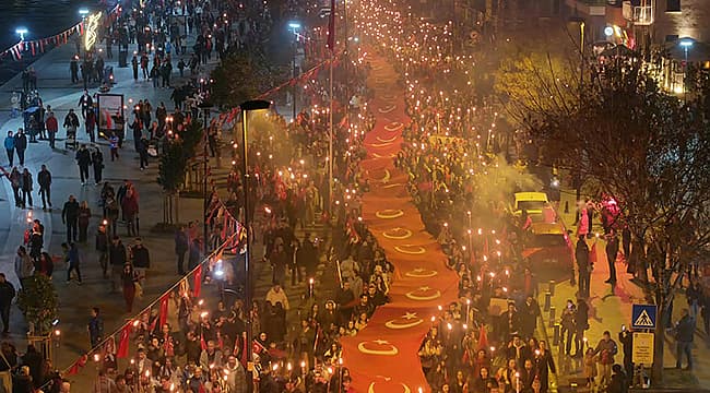 CUMHURİYET BAYRAMI'NI COŞKUYLA KUTLADIK 29 Ekim Cumhuriyet Bayramı, Çanakkale'de yapılan merasim ve etkinliklerle coşkuyla anıldı. ÇOMÜ HASTANESİ ÇOCUK DİYET POLİKLİNİĞİ RANDEVULU HASTA KABULÜNE BAŞLADI AYHAN GİDER’DEN FETÖCÜ UYARISI!