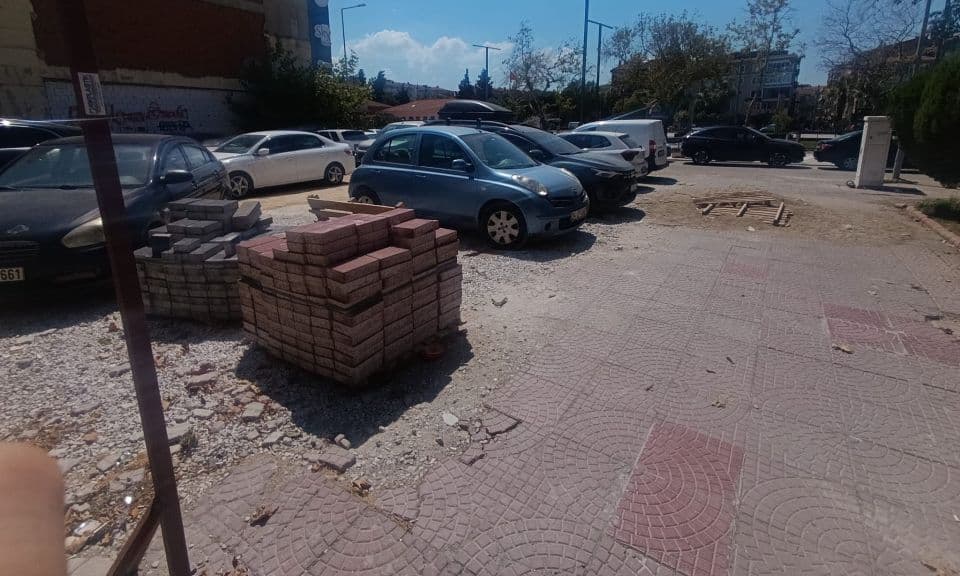Kemalpaşa Mahallesi Lise Caddesi’nde Kaldırım Yenileme Çalışmaları Başladı