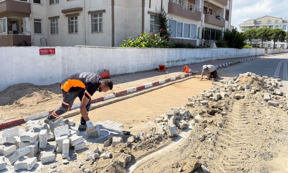 Lapseki’de İlçe Genelinde Bakım ve Yenileme Çalışmaları Hız Kesmeden Sürüyor