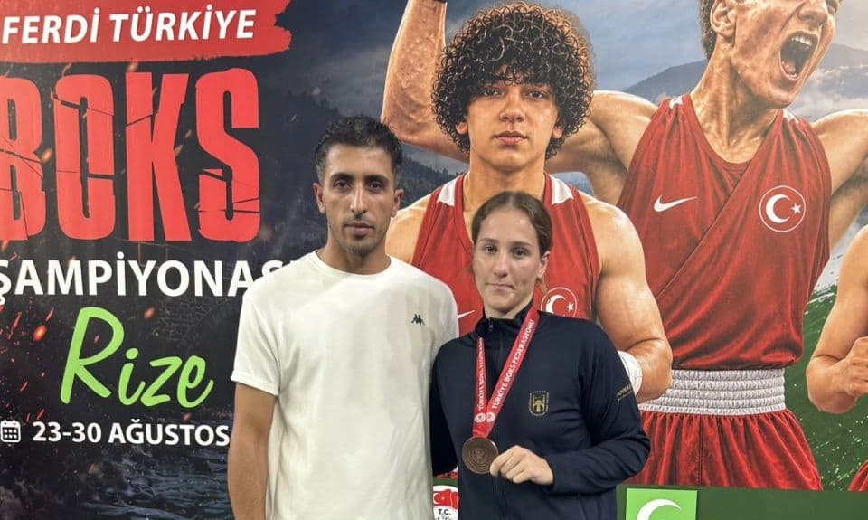 Çanakkale'nin Gururu: Yağmur Nuriye Ergin U-23 Türkiye Boks Şampiyonası'nda Bronz Madalya Kazandı