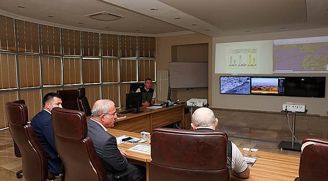 Çanakkale Valisi Ömer Toraman Yangın Yönetim Merkezi'ni Ziyaret Etti