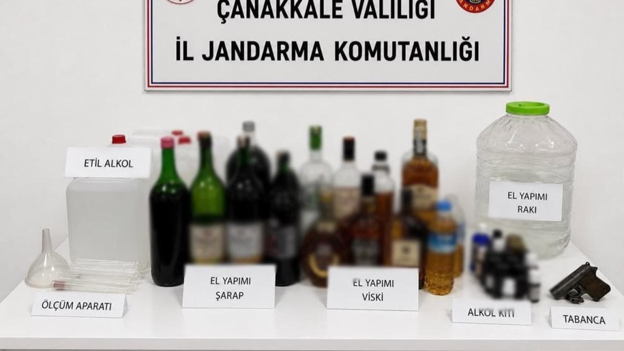 Çanakkale’de Jandarma Operasyonu: Bayramiç’te Kaçak Alkol ve Silah Ele Geçirildi