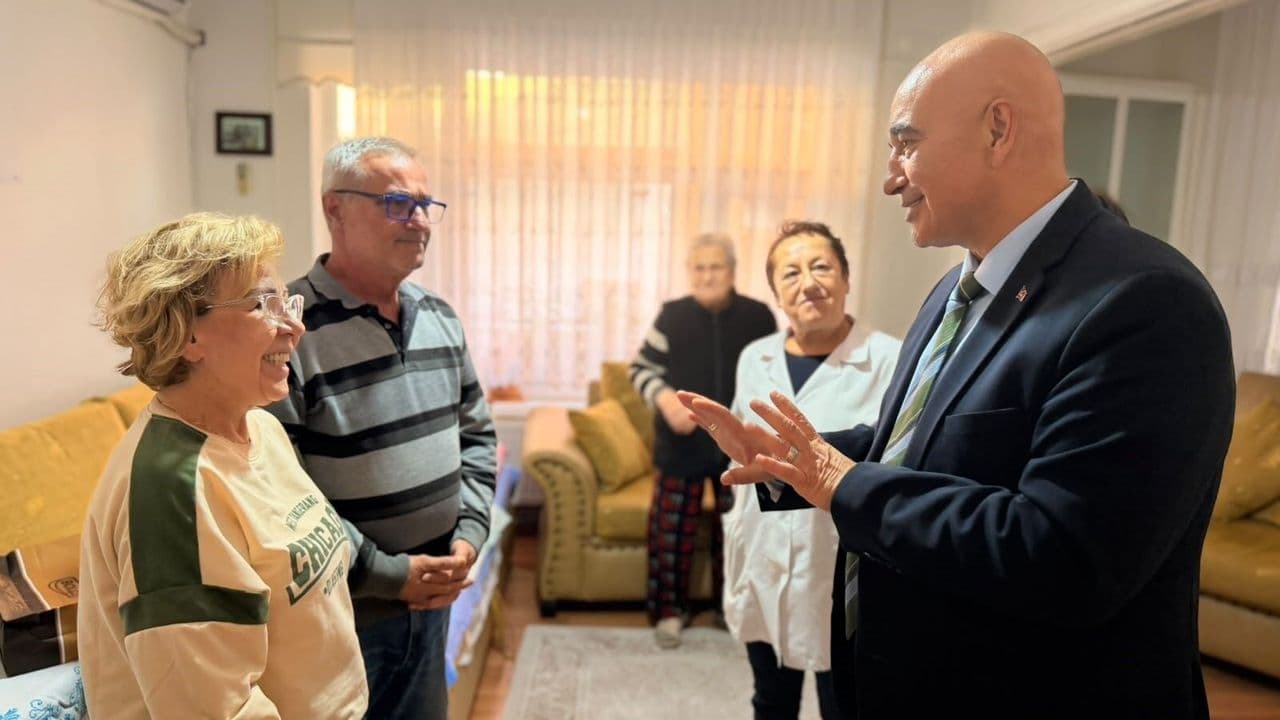 Çanakkale İl Sağlık Müdürü Dr. Hakan Görgülü, Yaşlılara Ziyaret ve Dünya Yaşlılar Günü’nü Kutladı
